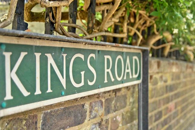 28, Kings Road, Berkshire photo 2