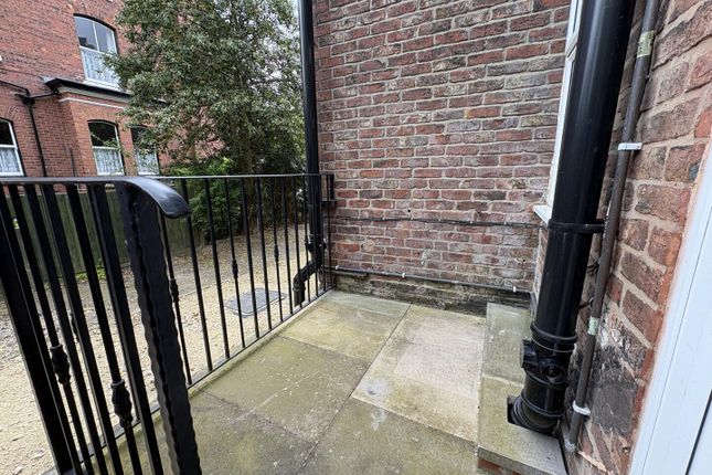 Flat 1B, 17-19, Alexandra Road, Sale photo 3