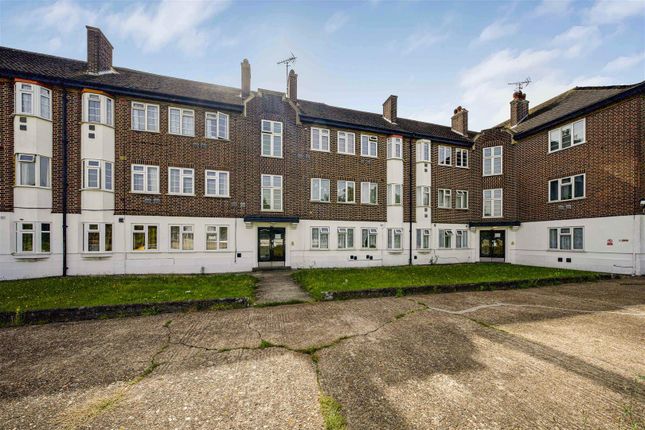 Flat for sale in Great West Road, Osterley, Isleworth