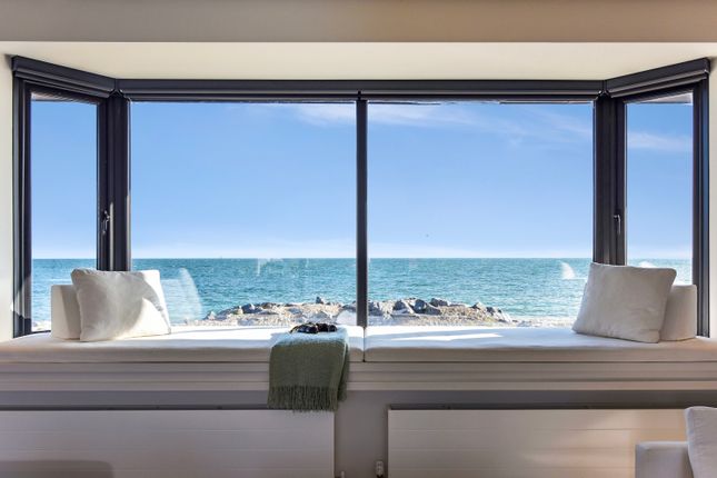 Direct Sea Views