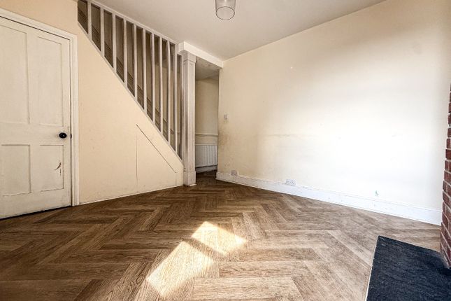 3 Grays Road, Taunton, Somerset photo 4