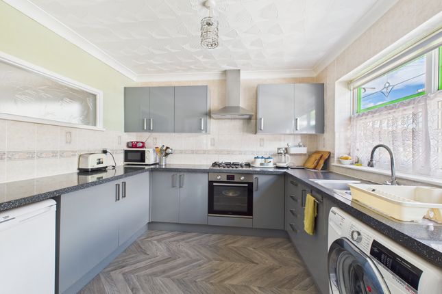 52, Buckfast Avenue, Haydock photo 4