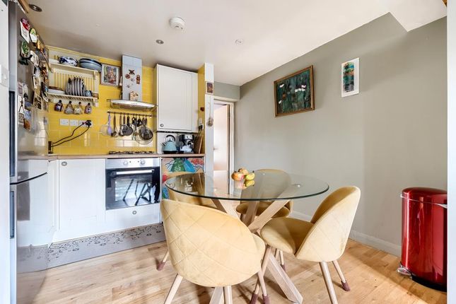 Flat for sale in The Old Warehouse, Witney