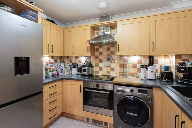 Flat for sale in South Street, Dorking