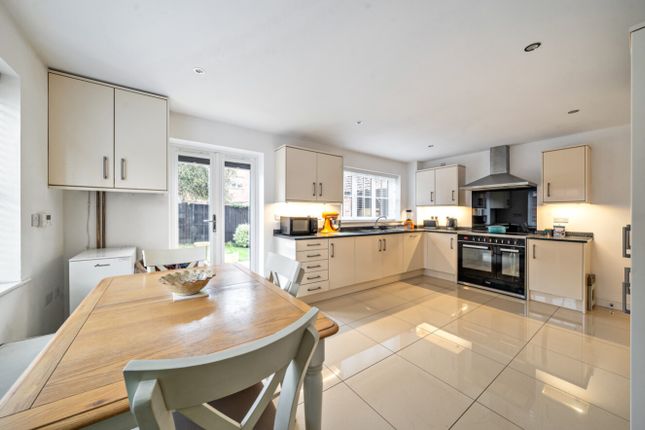 12, Holly Close, Lincoln photo 2