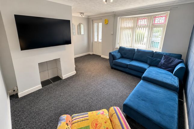 26, Landseer Court, Corby photo 2