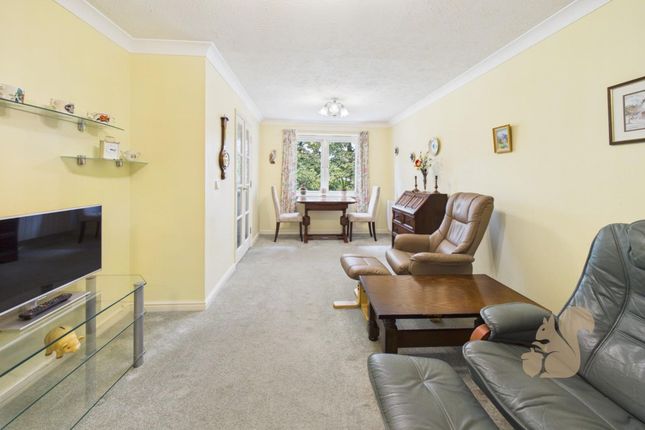 16 Lacy Court Risbygate Street, Bury St. Edmunds photo 4
