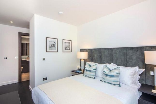 Flat 28, 4, Charles Clowes Walk, London photo 4