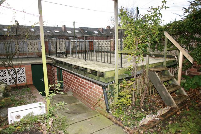 Terraced house to rent in Moorland Road, Leeds