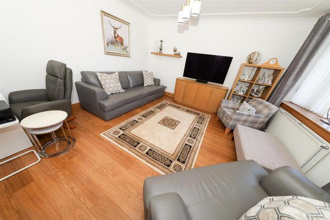 2, Colquhoun Avenue, Glenrothes photo 4