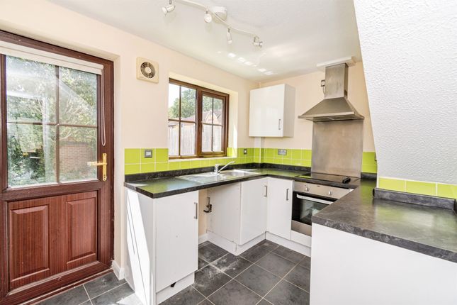 26, Haileybury Gardens, Southampton photo 3