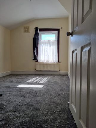 15 Grosvenor Road, London photo 5
