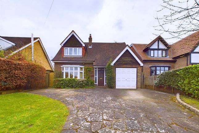 Thumbnail Detached house for sale in Grove Wood Hill, Coulsdon