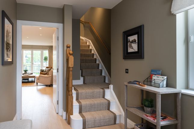 Town house for sale in Broom Road, Teddington