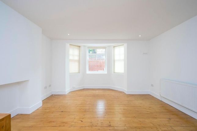 Flat A, 3, Newick Road, Hackney photo 3