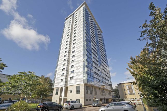 Thumbnail Flat for sale in Culvert Road, London