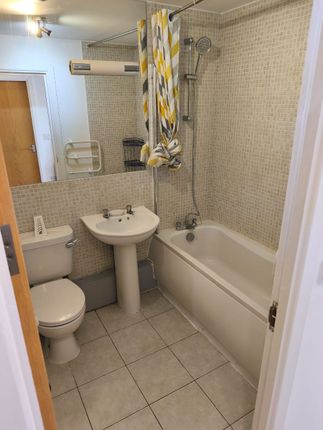 1a Priory Heights, Dunstable photo 5
