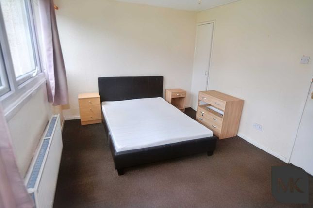 Room to rent in The Hide, Netherfield