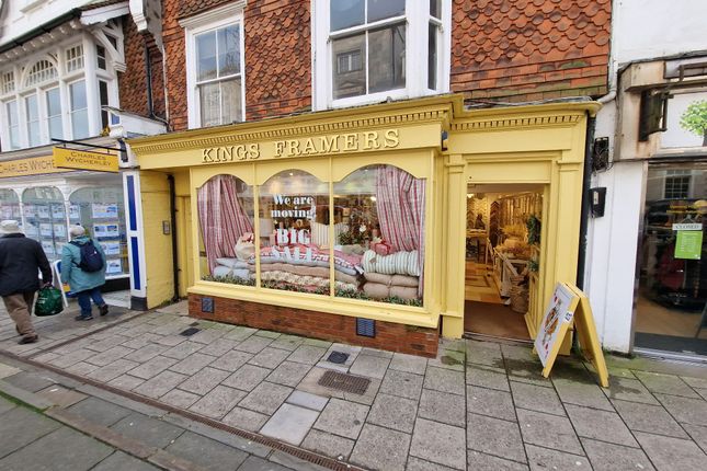 Retail premises to let in High Street, Lewes