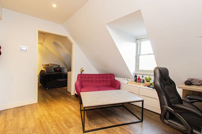 Flat for sale in 81 Humberstone Road, Cambridge