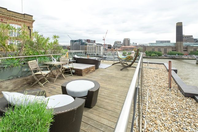 Flat for sale in 8 High Timber Street, London