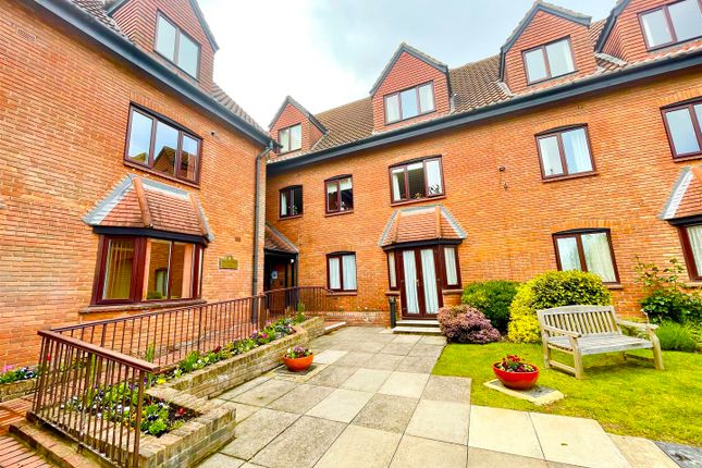 Thumbnail Flat for sale in Chelmsford Road, Shenfield, Brentwood