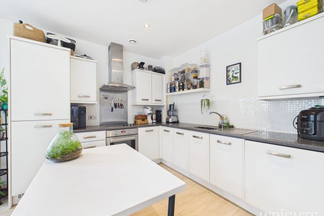 Broadwater Road, Welwyn Garden City photo 2