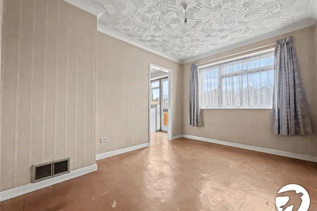 13, Armytage Close, Rochester photo 3