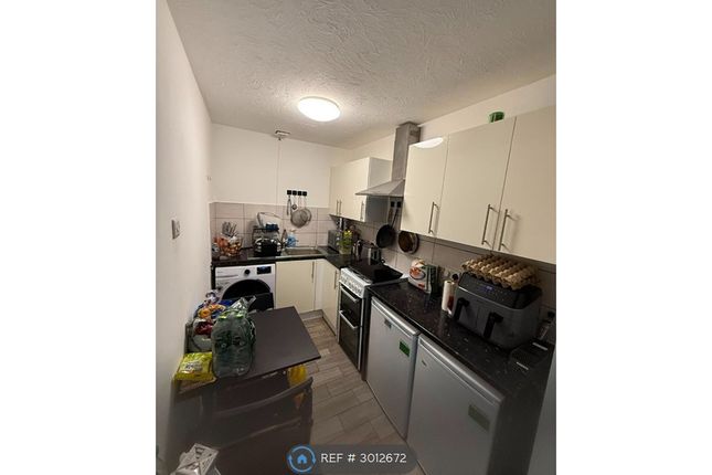 Flat, Goosander Court Raven Close, London photo 3