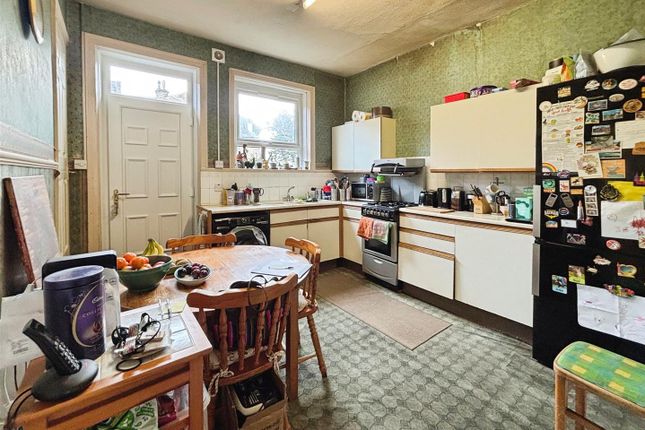 6, Cragg Terrace, Bradford photo 2