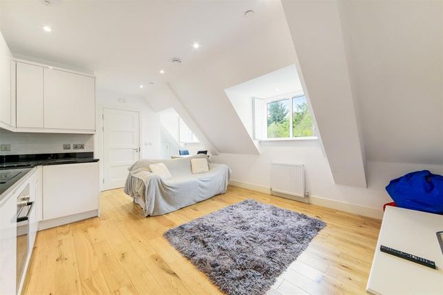32, Rutland House, Epsom photo 2