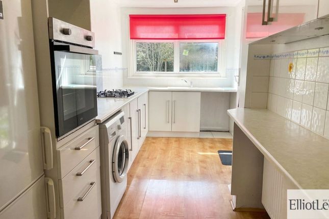 225 Whitton Avenue East, Greenford photo 3