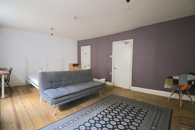 Thumbnail Property to rent in Artillery Passage, London