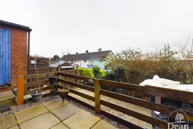 7, Morris Close, Lydney photo 2