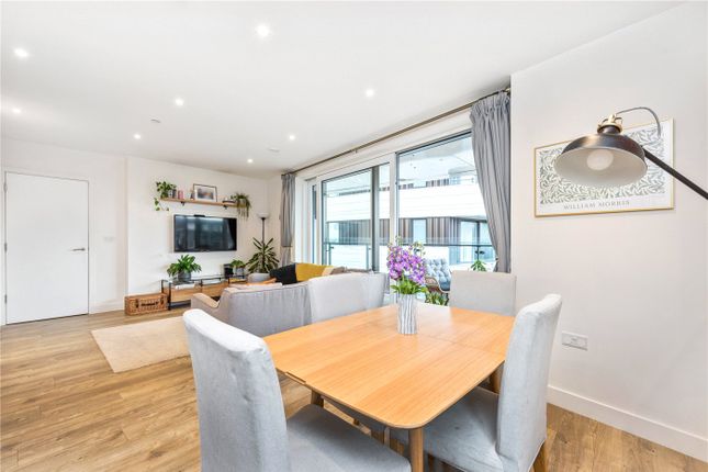 Flat for sale in Beck Square, London
