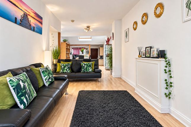 20 Crunden Road, South Croydon photo 2