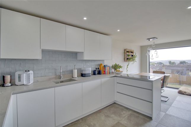 28, West End Drive, Leeds photo 3