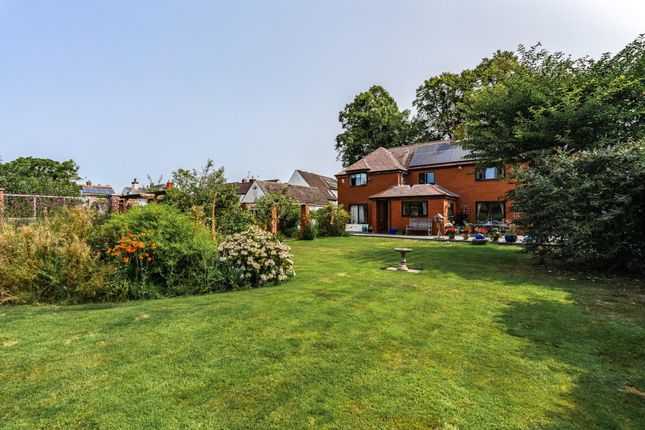 2, Wellington Square, Droitwich photo 2