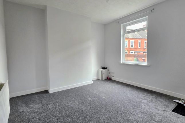 8, Pontefract Terrace, Pontefract photo 3