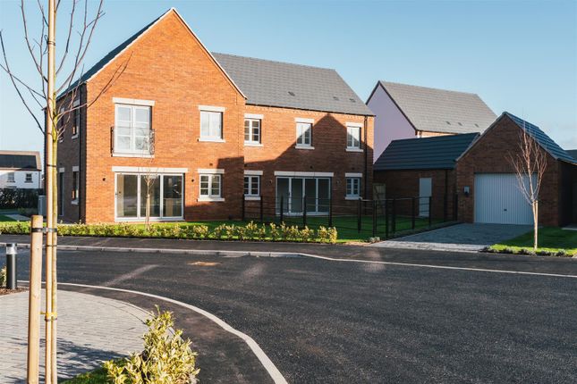 1 Brook Lane, Alfreton photo 3