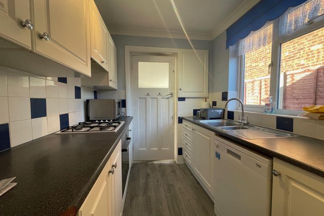 59, Heath Road, Uxbridge photo 4