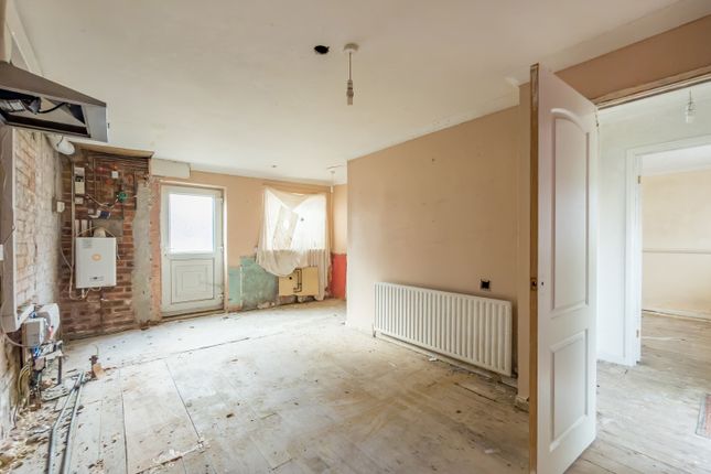 37, Ingram Crescent, Knottingley photo 4