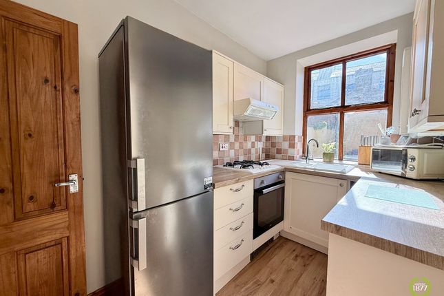 214 Avenue Parade, Accrington photo 4