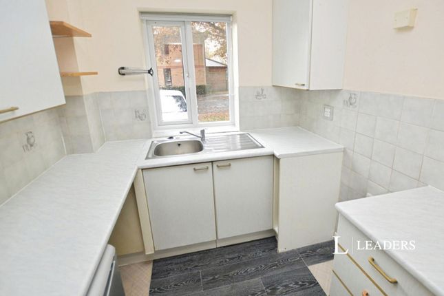 28, Kinlett Close, Colchester photo 4