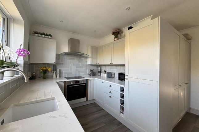 6, Cooper Road, Snodland photo 3