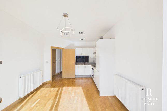 Flat 77, Canon Court, Wallington photo 4