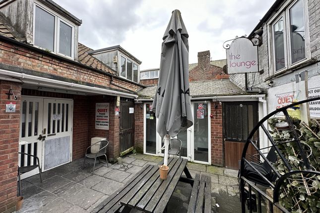 Thumbnail Pub/bar for sale in Lansdowne Road, Bridlington