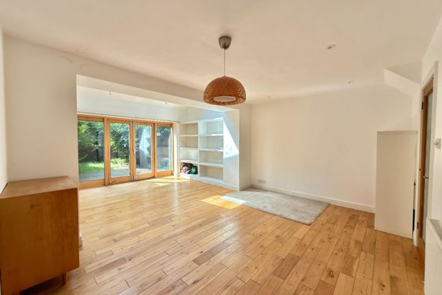 11, Dovecote Mews, Chorlton Green photo 2