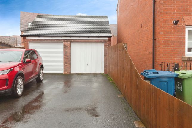 34, Bayswater Square, Stafford photo 3