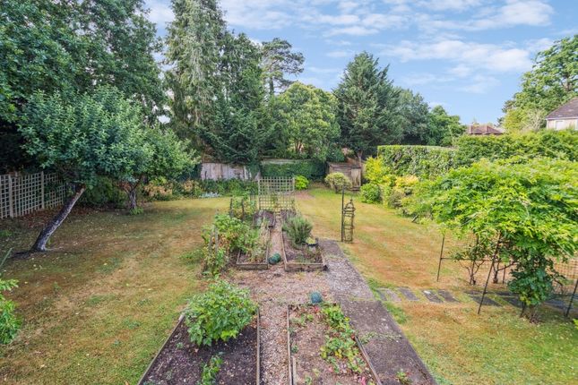 100, Blackpond Lane, Farnham Royal photo 2